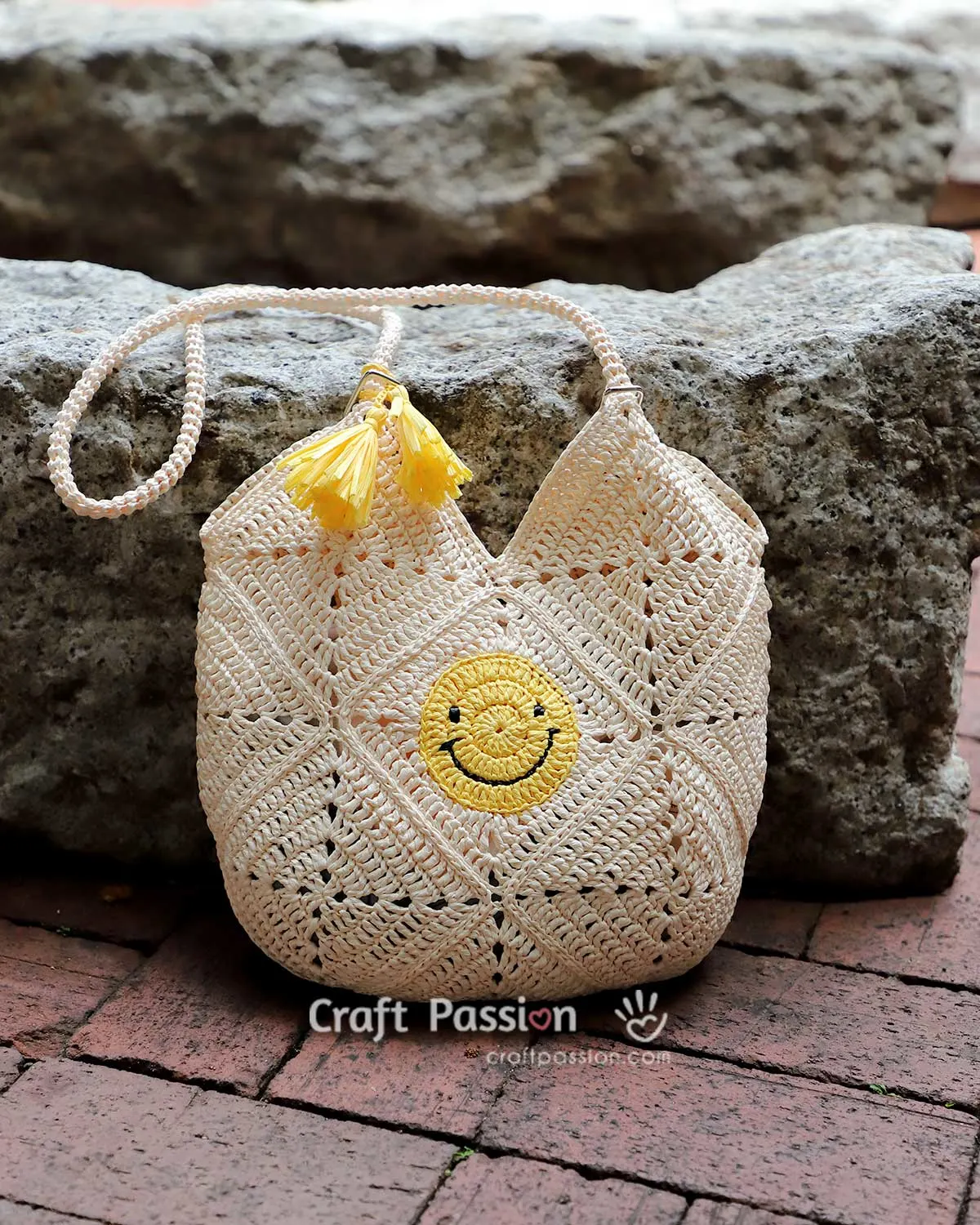 crochet smiley tote bag