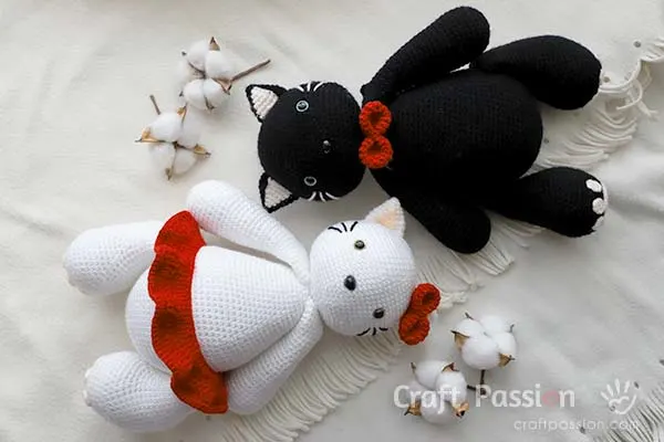 crochet adult Hello Kitty