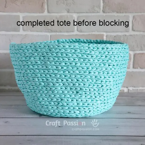 continue to crochet the body of the bag and this is how it looks like before blocing.
