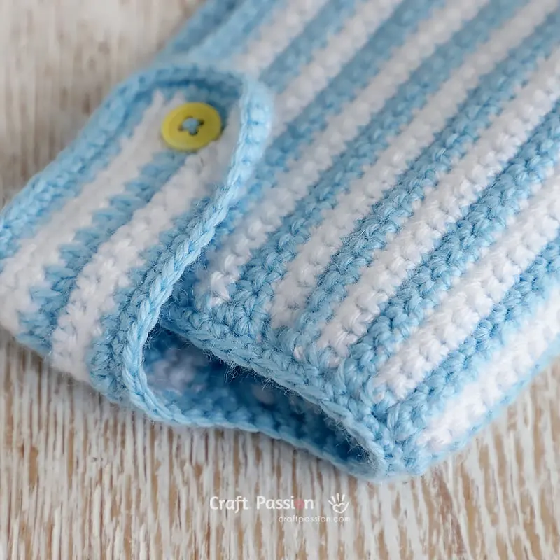 crochet diaper pants or diaper cover for the tiny ones, perfect for baby and stuffed animals.