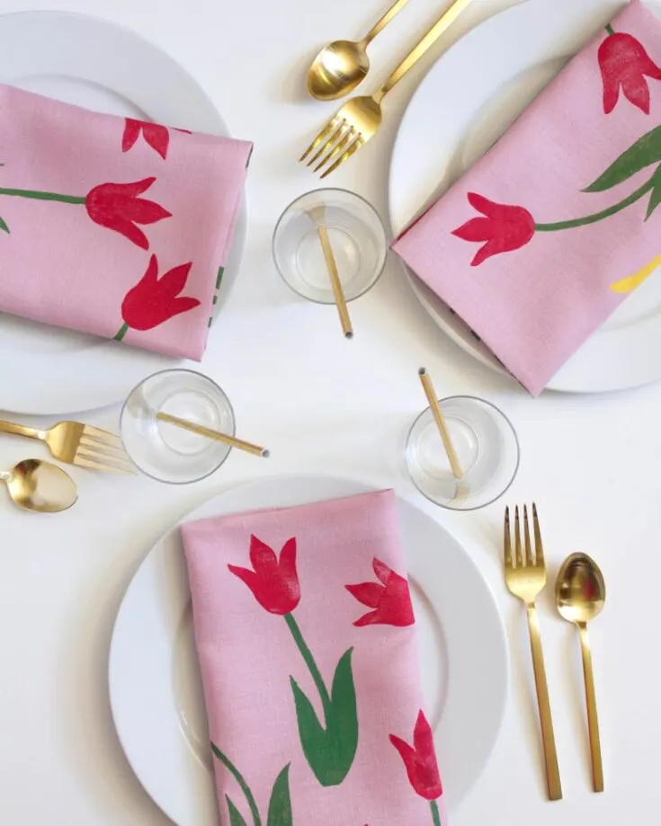 Mother&rsquo;s Day crafts can be exciting yet functional. Check out this super cute DIY block print tulip napkin that upgrades your Mom&rsquo;s dining experience. All you need are cut-up blocks and fabric paint.