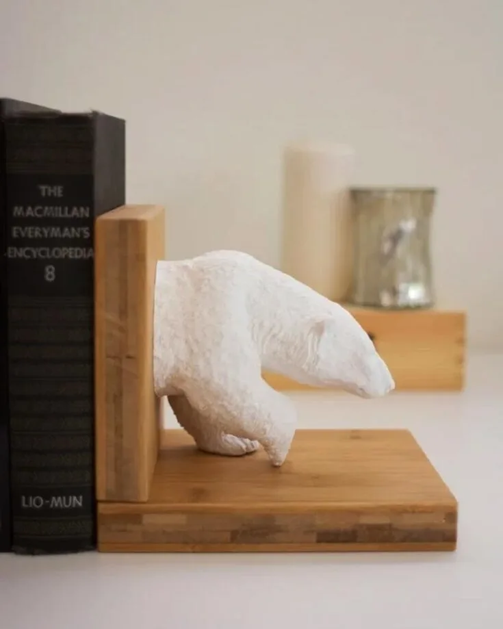 Instead of getting store-bought ceramic decor, which can be rather pricy, with this tutorial, elevate a plastic animal toy into a luxurious display for your books! Choose your favorite animal and get crafting!