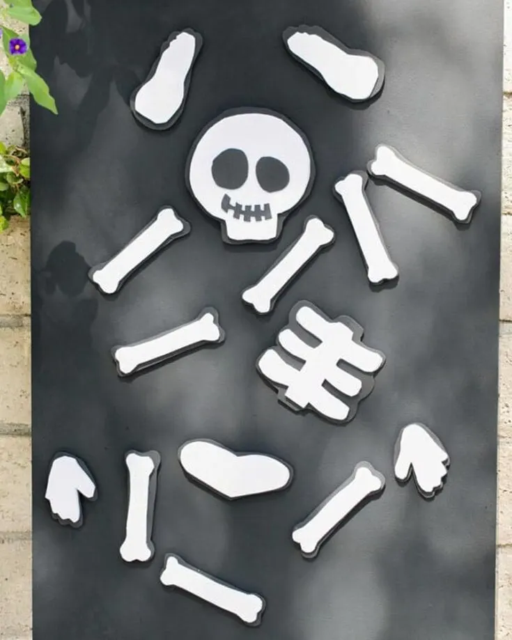 Here is another skeleton-related craft! These use magnets, which you can almost get anywhere. It is fun and informative to teach preschoolers the human body! Try it!