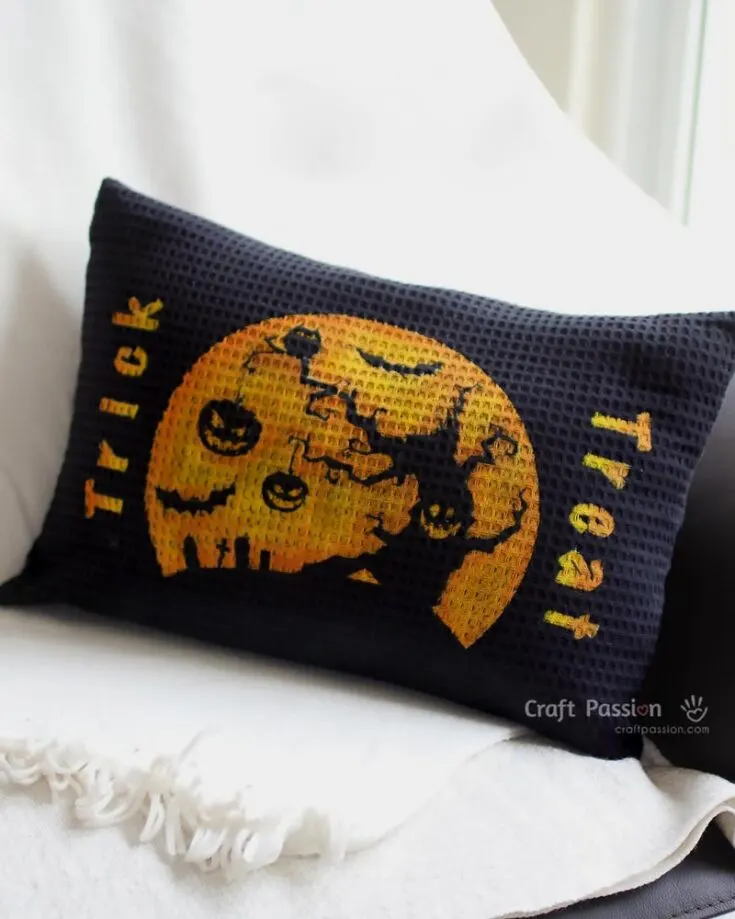 Get cozy and spooky with this throw pillow! By learning the steps to make this, bring a cozy and softer vibe to a spooky Halloween. It is a great decoration piece and is perfect for pillow fights!