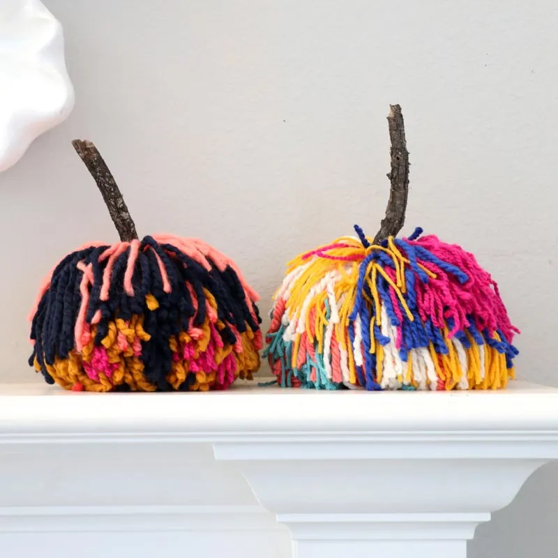 Let's learn to make a pumpkin patch using colorful yarn bursting with color and creativity. Picture your fluffy, plump pumpkins sitting in one corner. How cute would that be? Try it out for yourselves!