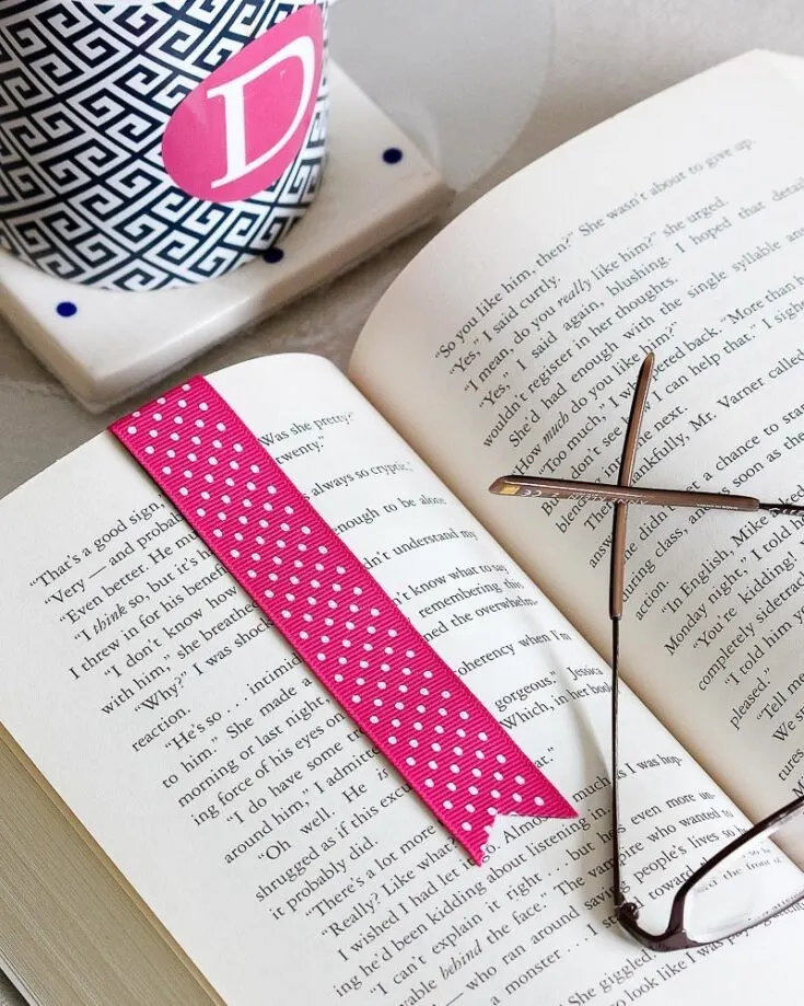 These DIY magnetic bookmarks couldn&rsquo;t be any easier to make! Without any fancy tools, you can create one in mere minutes! Since ribbons come in endless sizes, designs, and textures, you can easily customize these bookmarks to suit your aesthetic, style, or occasion!