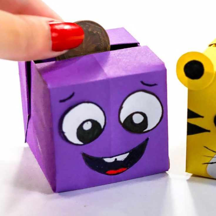 Look at how adorable these piggy banks are! Not only are they fun to make, they also encourage a healthy saving habit for your young ones! Try it out with your lovely children and watch their faces brighten up as they learn financial literacy with their own handmade piggy bank!