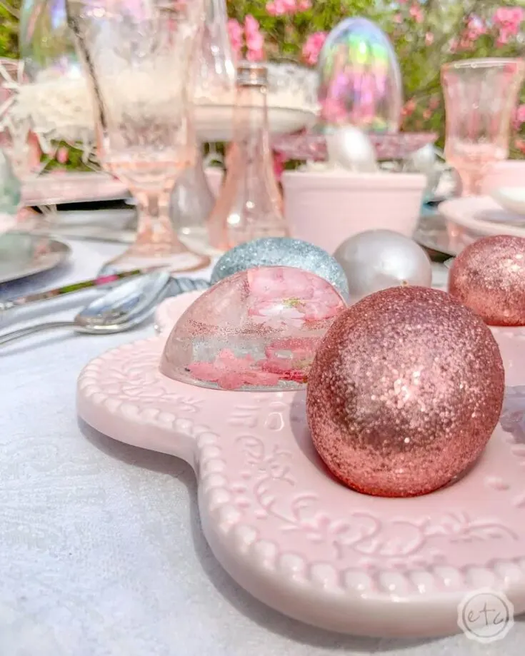 Instead of using store-bought Easter eggs, why not use resin to make your very own customized eggs? This craft is beginner friendly and it'll make for the best egg hunt event!