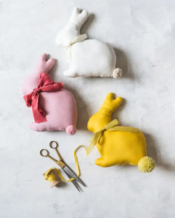 We adore this glamorous design made by Brittany! You can make this craft for your kids with a few hours to spare, some fabric, and your favorite sewing kit! You can place them on your bed or foyer decor to show off your sewing skills!