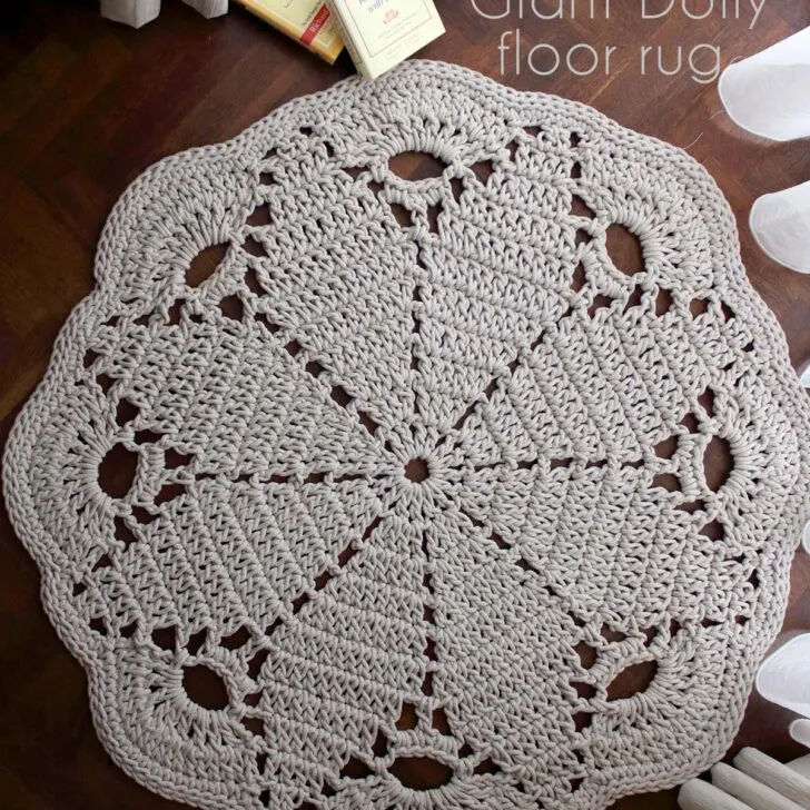 Free crochet rug pattern on the famous Giant Doily Rug. This Giant Doily crochet rug spice up the floor and the home decor instantly.