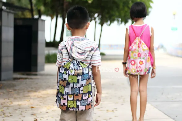 Get the pattern and tutorial to sew drawstring backpack. Great as the kid's school activity bag or as the laundry bag etc.