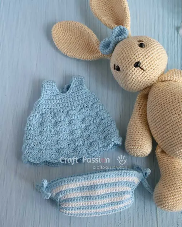 dress for amigurumi crochet pattern