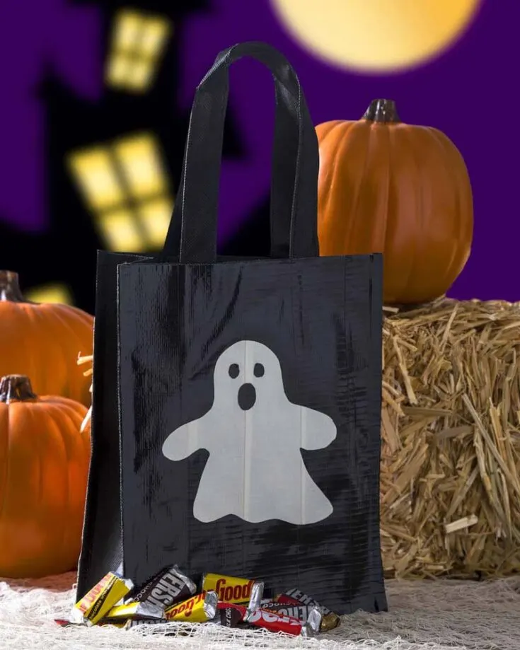 Create a spooky Duck Tape ghost bag using a simple grocery bag and glow-in-the-dark Duck Tape. You can shape the tape into a ghost or any other fun Halloween shape, like a Jack-o'-lantern, for a treat bag that stands out!