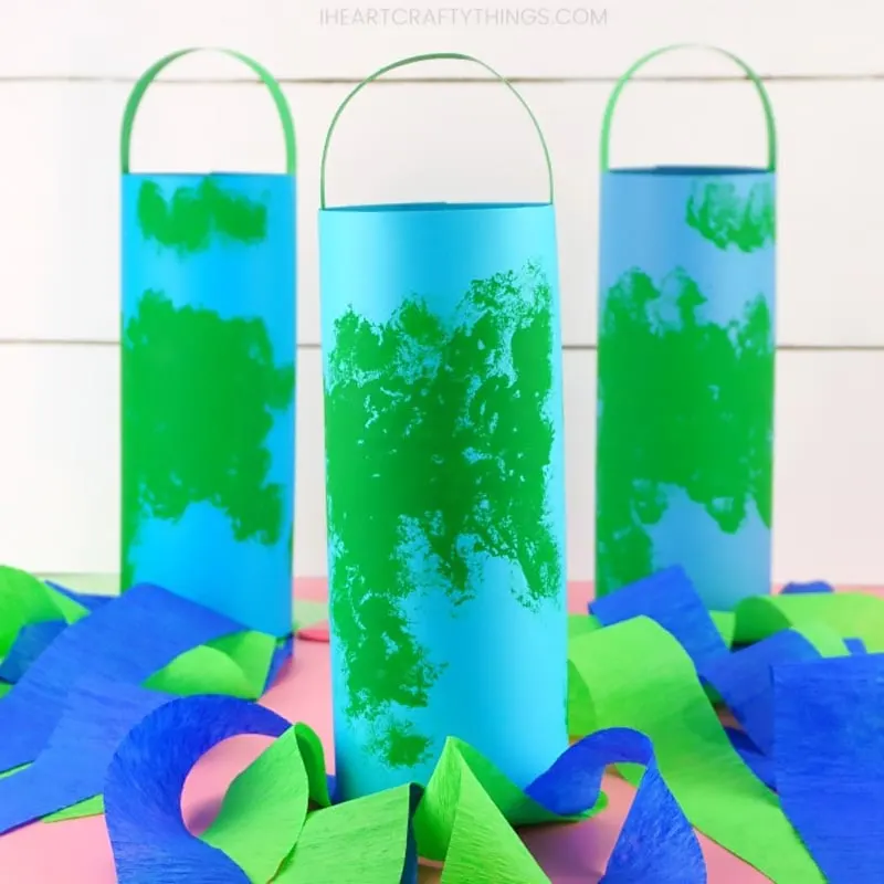 Check out this Earth Day windsock project that you can make within an hour. Tag your kids along for this fun adventure of giving the wind a canvas to dance upon. Watch as you transform regular household items into beautiful craft pieces to share with your family.