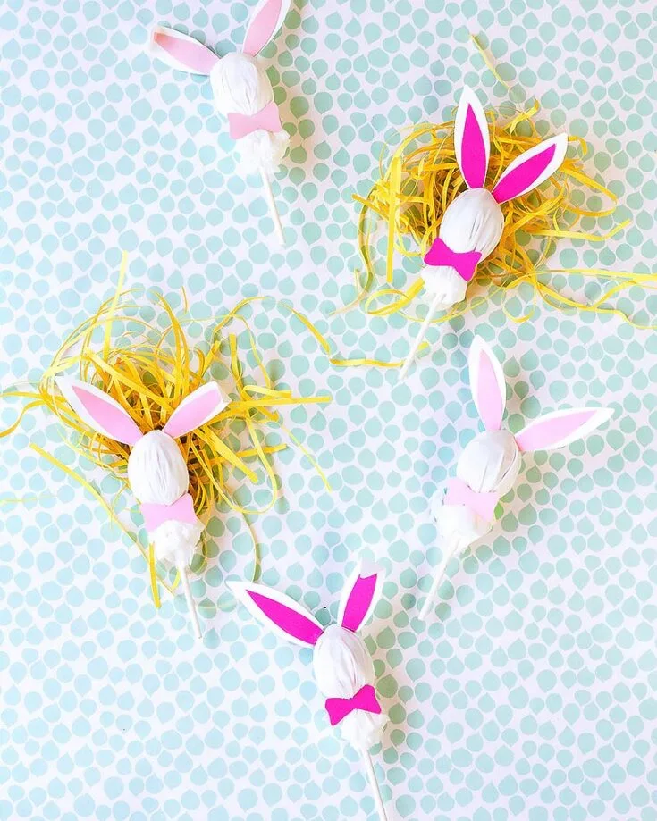 Running out of ideas for fun and creative snacks to make this Easter? This design is a must-have, and your kids will love them! You can quickly make this simple treat with only a few required tools.&nbsp;
