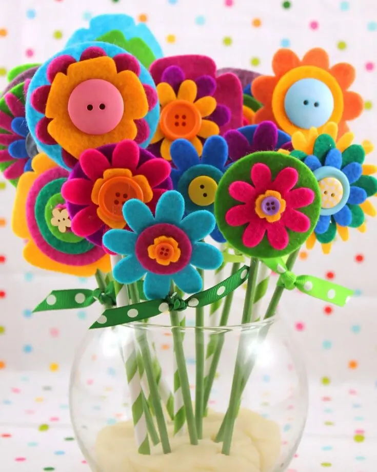 Felt is a common fabric form that you can almost find anywhere! This is a sign that you should get going with this craft due to its easy access to materials. Try it!