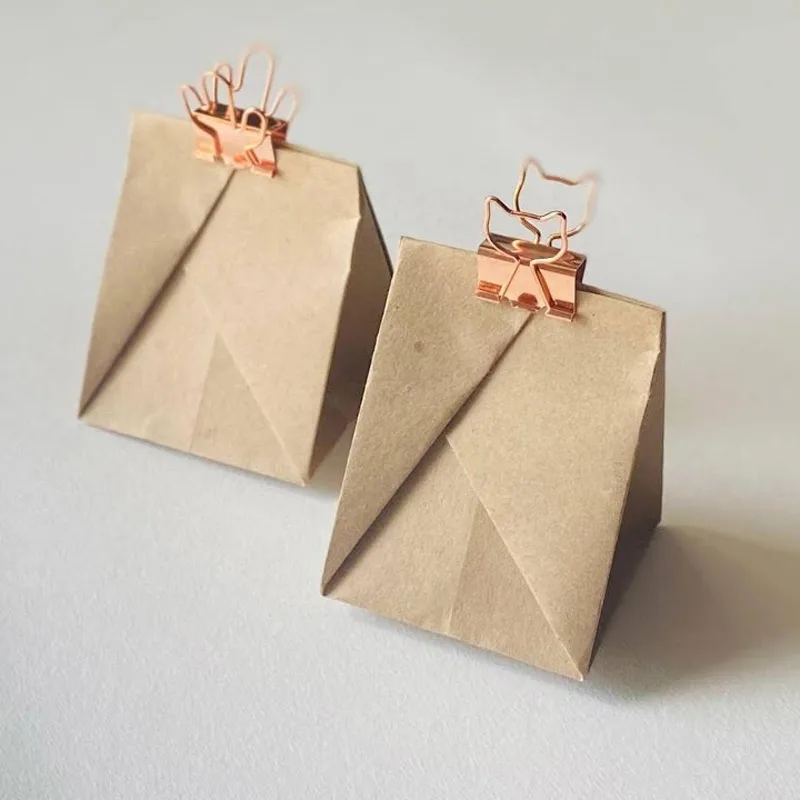 Looking for a fun and creative way to package your small gifts? Check out these adorable origami-inspired gift bags! They&rsquo;re super simple to make and perfect for adding a unique touch to your presents.