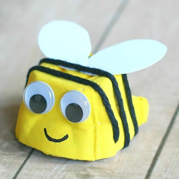 This Earth Day activity is perfect for kids! Ever wonder what can you make from egg cartons? Well, try out this design for measure. Turn your egg cartons into buzzing wonders with this bee design.