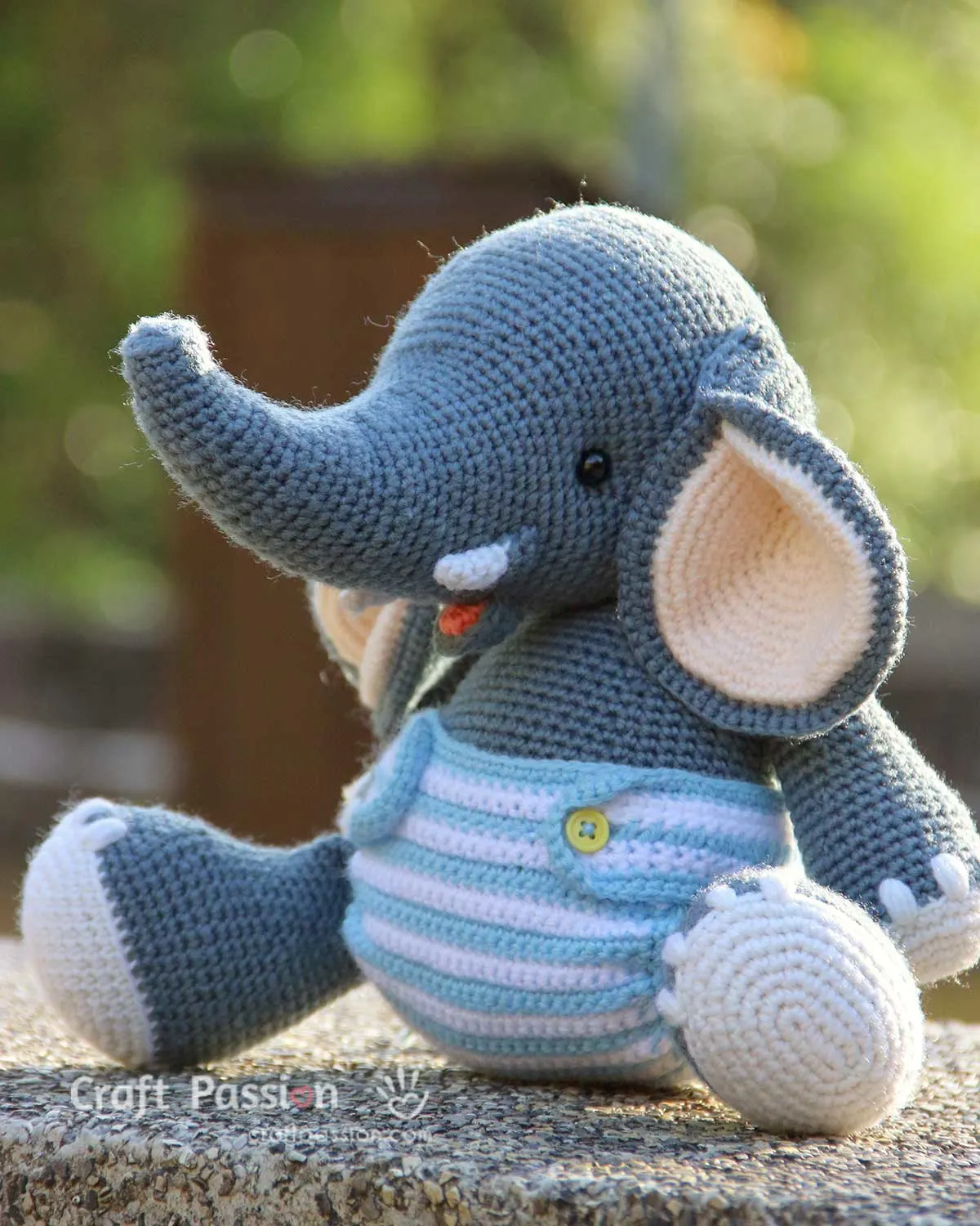 crochet amigurumi elephant