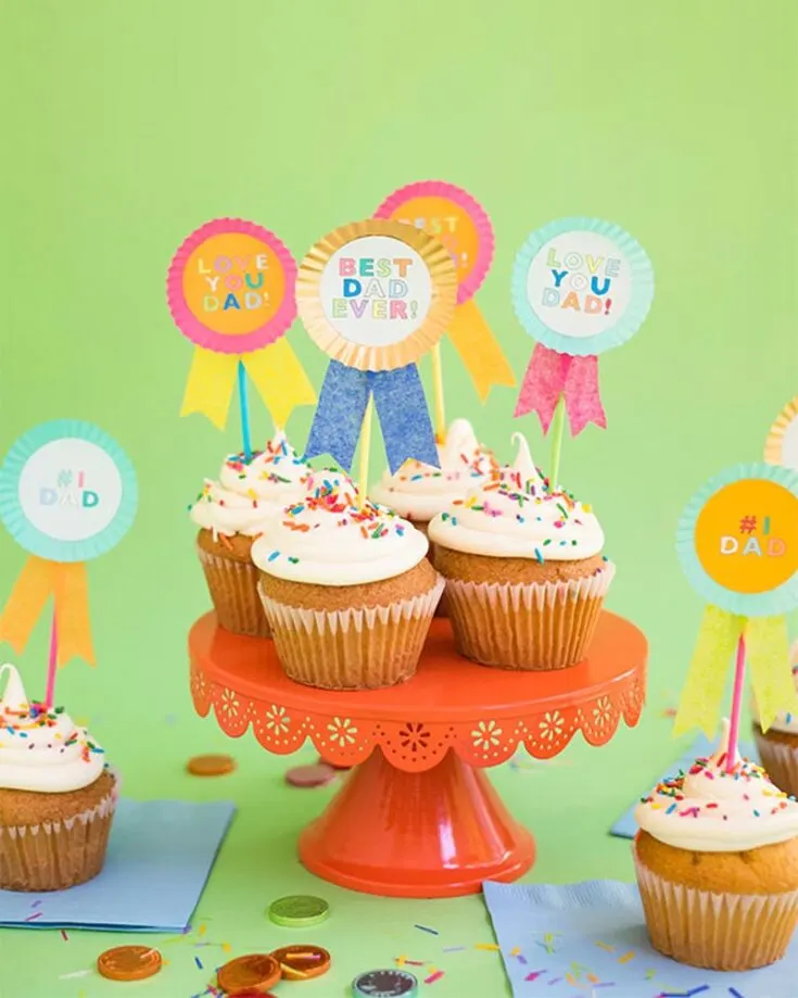 Are you looking for the right finishing touches on your baked goods for Dad? Try out these Father&rsquo;s Day toppers that are just too cute to resist. It is effortless to make, yet it is the sweetest thing he could receive. Shower him with abundant of love and tasty treats to fill up his tummy.&nbsp;