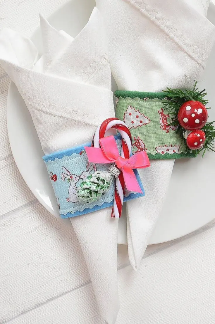 These napkin rings are another great way to decorate during the festive season without spending a fortune. Get creative with your scraps and decorate with other bits and pieces around your house.