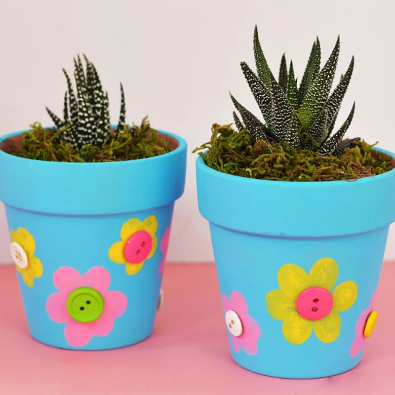 If your mom loves to garden, you can upcycle one or a few of her pots into this lovely gift! You can also accessorize them with buttons, sequins, and many more to turn a plain clay pot into a vibrant garden of memories. Make this Mother&rsquo;s Day unforgettable and special with this design that will surely plaster a big smile on her face.