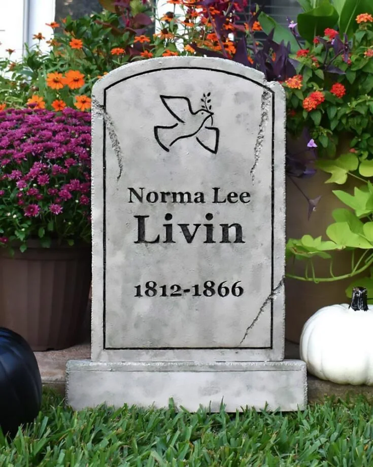 Imagine designing an eerie inscription on your front porch. This tombstone offers a great way to display haunting details and spooky vibes. Let's craft a tombstone that is so unsettling it will haunt everyone's imagination!