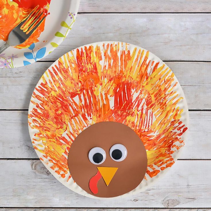 Ready up as we "fork" up some fun with this craft! Using a paper plate as its base with a fork dipped into the colorful hues of a turkey's feathers makes it the perfect way to display this turkey art.