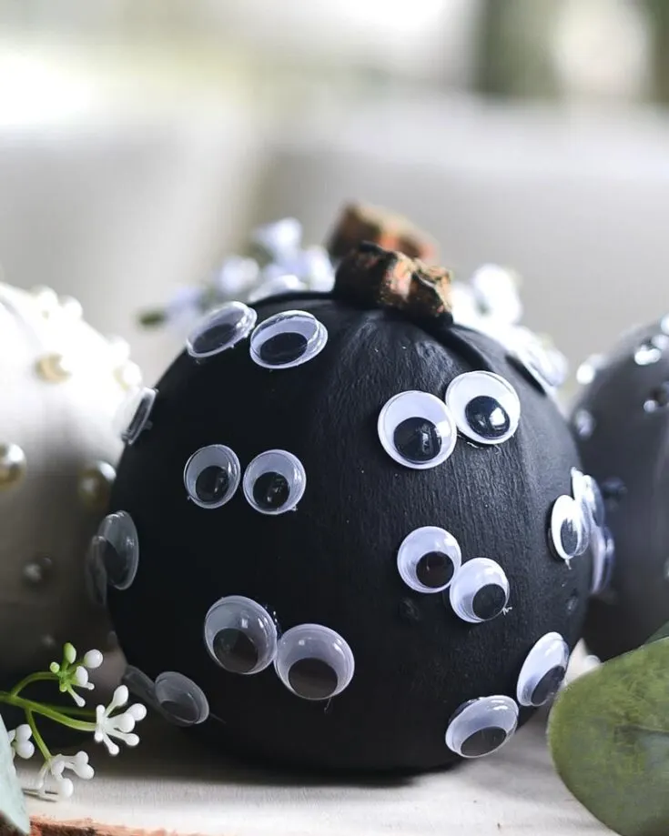 Try this pumpkin that is full of personality and a lot of attitude! Watch it roll its eye constantly as trick-or-treaters visit your home. This craft is so fun, and its many playful eyes make it look like it's peeking out.
