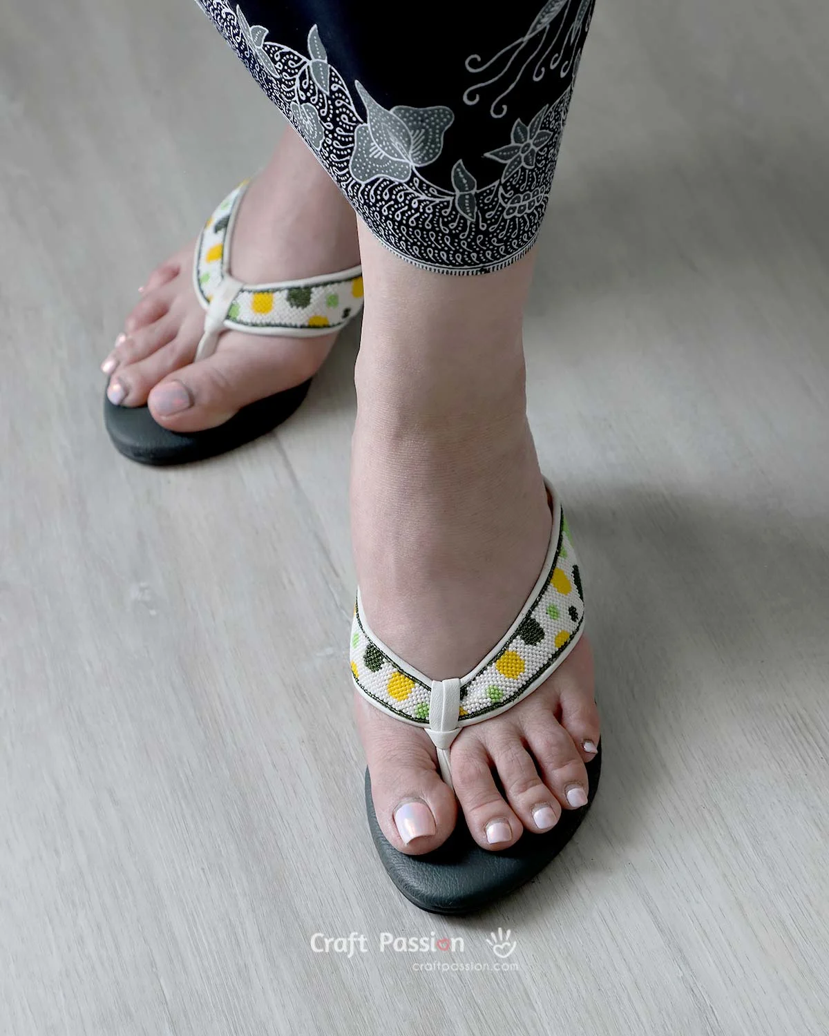 modern thong mule kasut manek