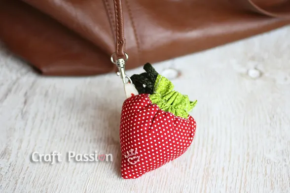 How to sew a grocery bag pattern with a strawberry drawstring bag attachment. Fold & store the bag inside the drawstring bag when not in use.
