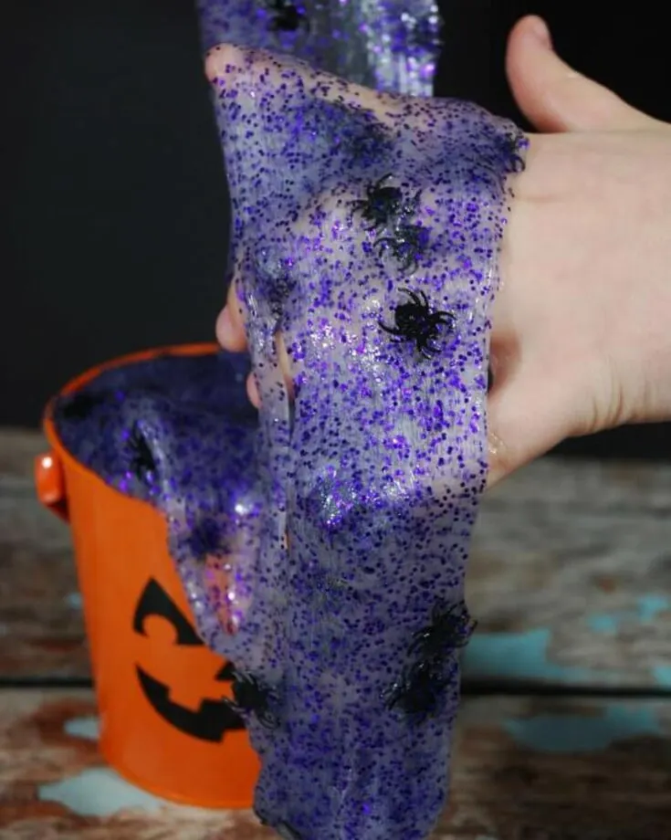 Are your kids obsessed with slime, but you are unsure of how to make it? Follow this simple tutorial that teaches you how to! Make some slime and have a slimy time as you watch the glitters glimmer, giving you a ghoulishly good time!