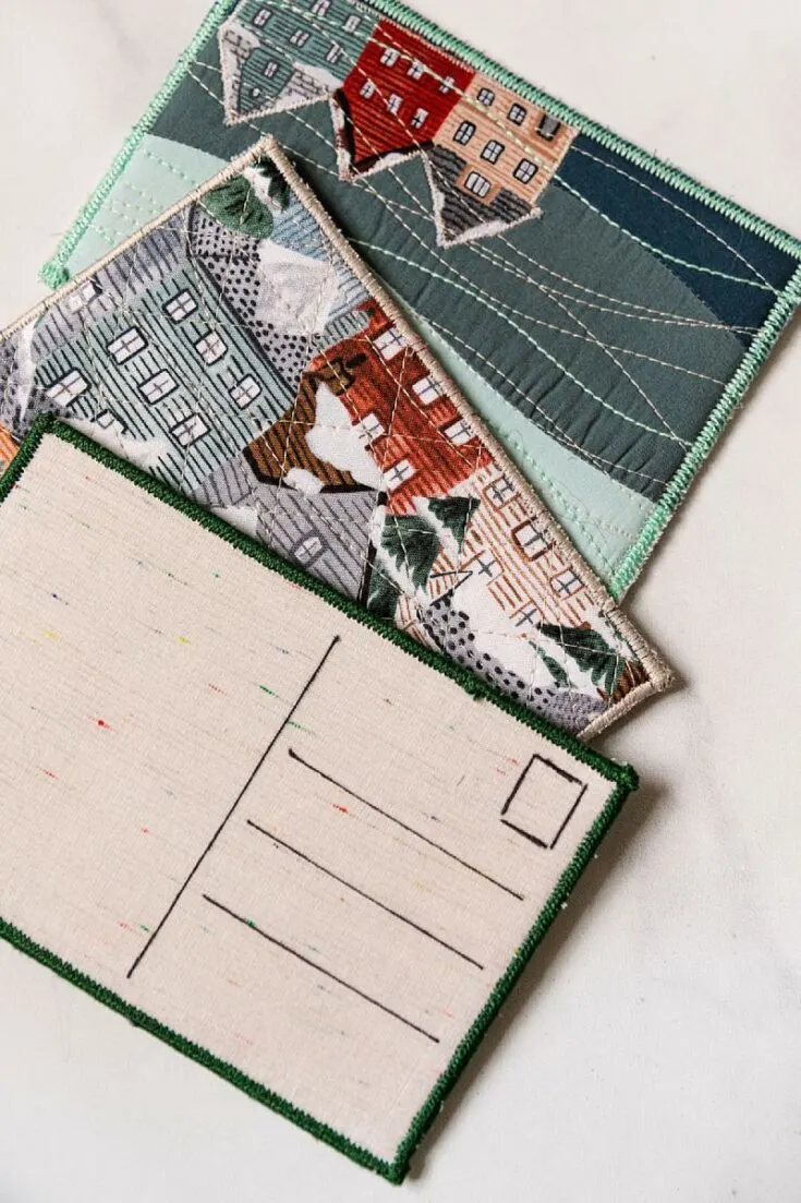 This holidays, send your loved ones a unique yet thoughtful holiday card! These quilted postcards are small masterpieces that are so easy to make and a delight to receive.