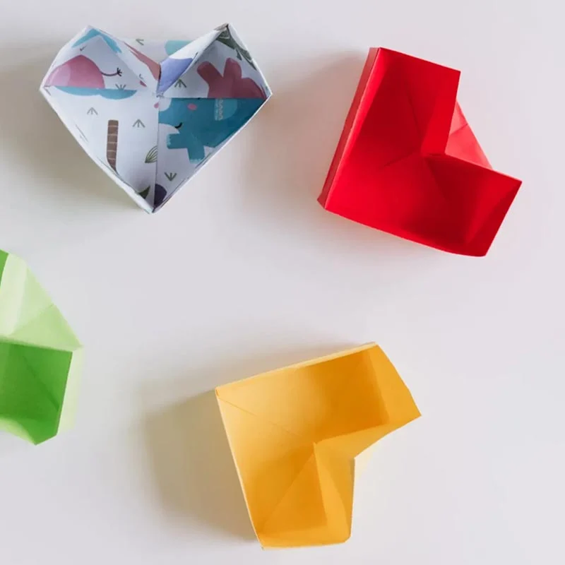 This hearty craft is perfect for storing your most precious keepsakes! Try out this easy origami and perhaps make one with all your love for your favorite person as well!