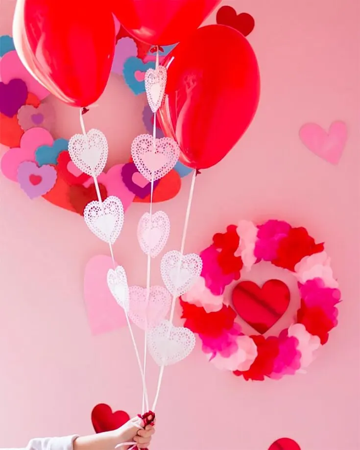 Balloons are popular party decorations, but an even better way to make your balloons pop would be to make these pretty heart balloon tails!