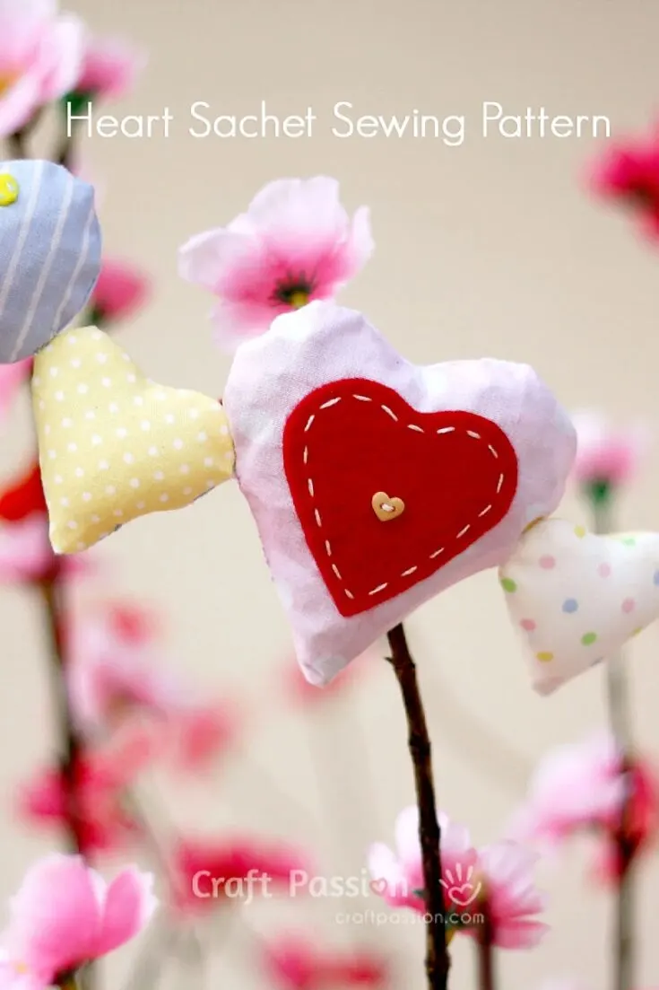 Use your scraps to make this heart sachet garland that makes for a cute piece of decoration. Decorate with more scraps, embroidery or buttons and ribbon you have lying around.