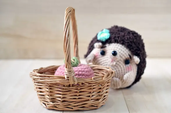 apple hedgehog crochet pattern