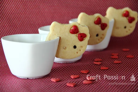 Quick and easy Hello Kitty cookie recipe for your little girl's birthday or as a Valentine's Day gift. Includes photos and detailed instructions.