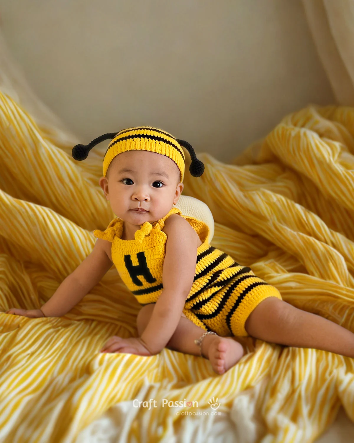 Free crochet bee costume for babies! Includes matching romper, hat & wings with photo tutorials. Fun, beginner-friendly project perfect for gifts & photos!