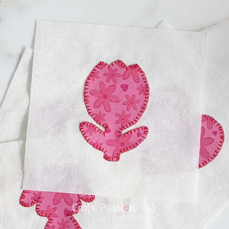 Learn how to appliqu&eacute; with easy step-by-step guide for beginners. Explore the basic techniques in details with useful FAQ to answer your questions.