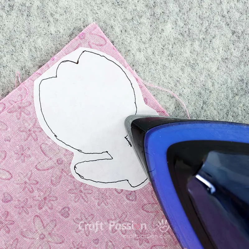 Learn how to correctly bond the applique template your your fabric.