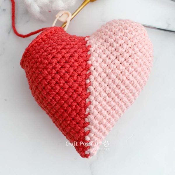 how to crochet two tone heart amigurumi