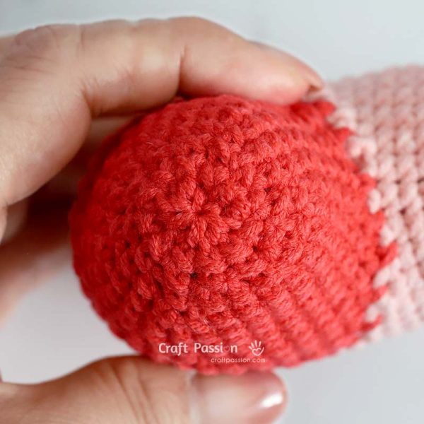 how to crochet two tone heart amigurumi