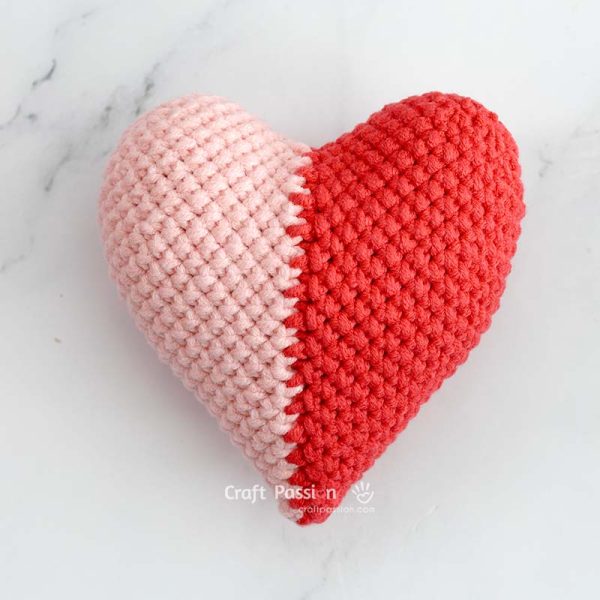 how to crochet two tone heart amigurumi
