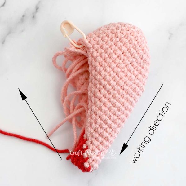 how to crochet two tone heart amigurumi