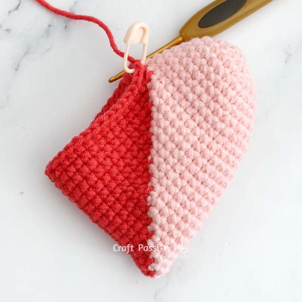 how to crochet two tone heart amigurumi