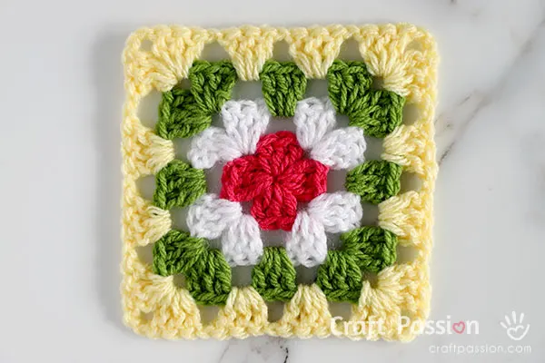 how to crochet colorful granny square