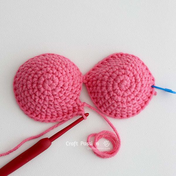 how to crochet amigurumi heart 
Step 2: Join the Bumps