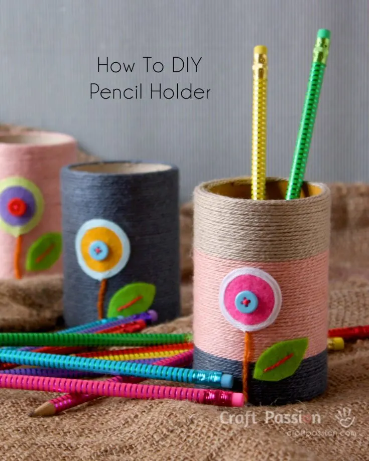 Are your kids going back to school and need to keep their stationery organized? Check out this DIY yarn pencil holder made out of cardboard tube. Decorate them however you like using different colored yarn wrapped around them and customize the design with buttons and felt.
