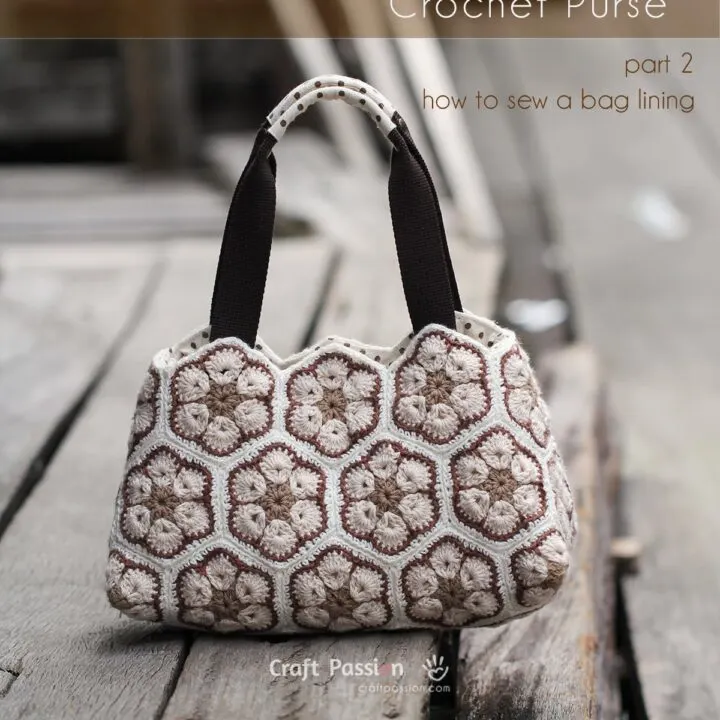 Get the pattern & tutorial on how to sew a bag lining to insert into the crocheted African Flower purse. The pattern is available as a printable PDF file.